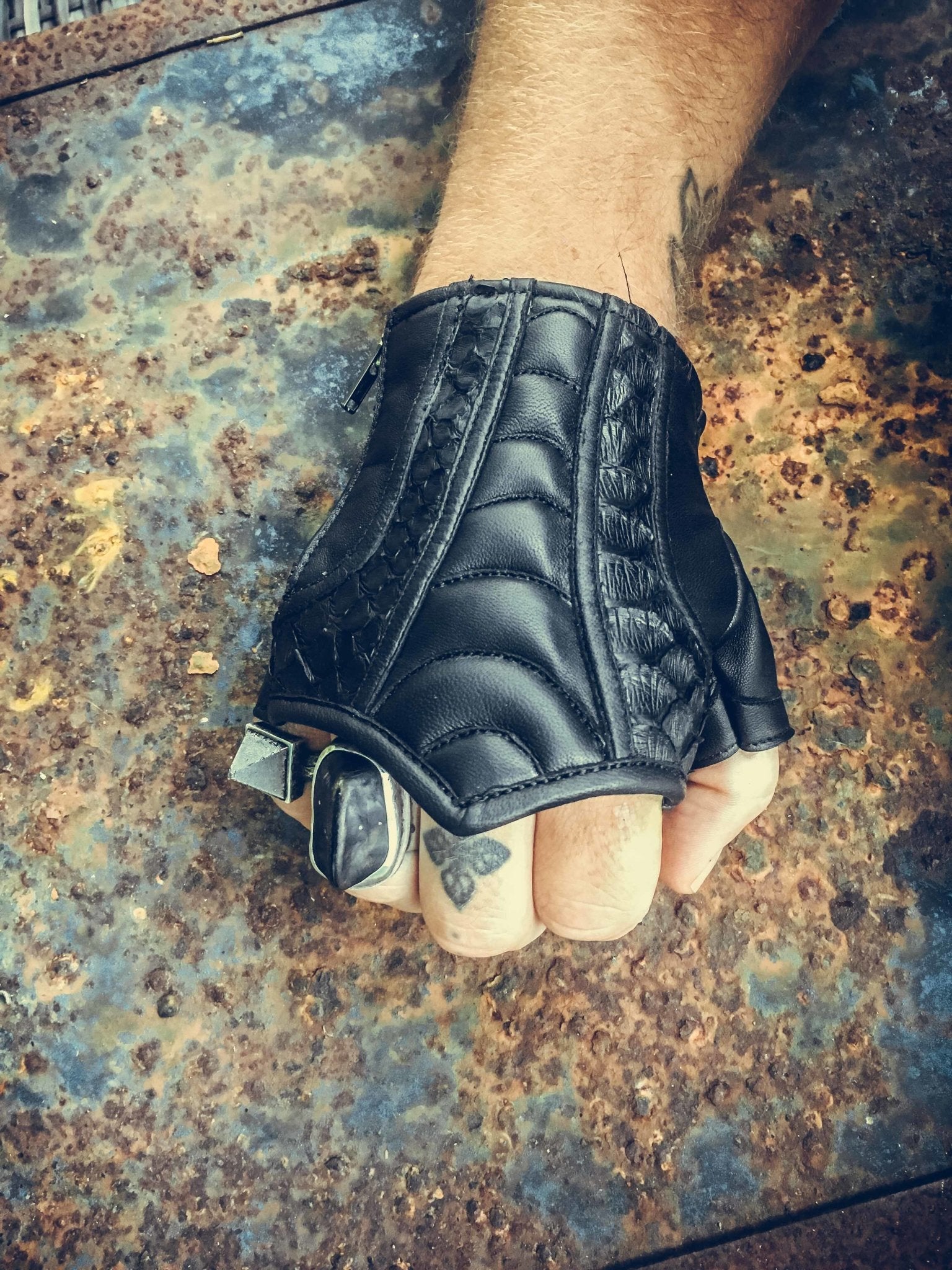Aeolian gloves - anahata designs