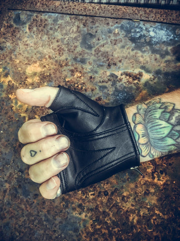 Aeolian gloves - anahata designs