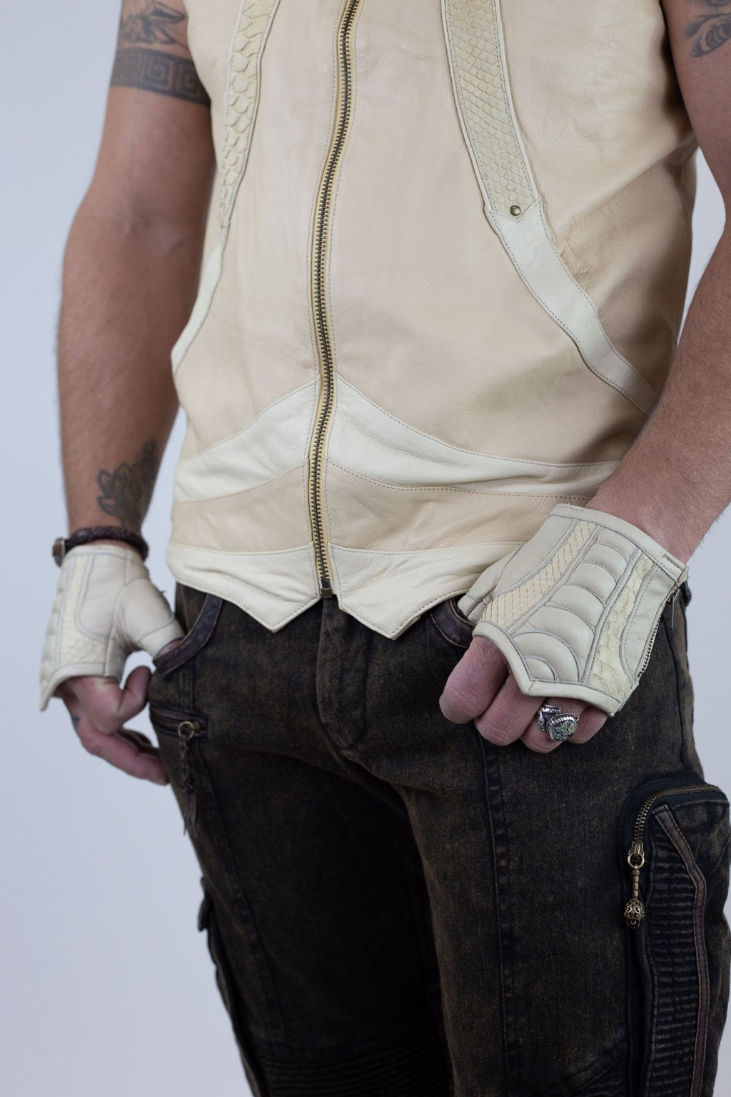 Aeolian gloves - anahata designs/infiniti now