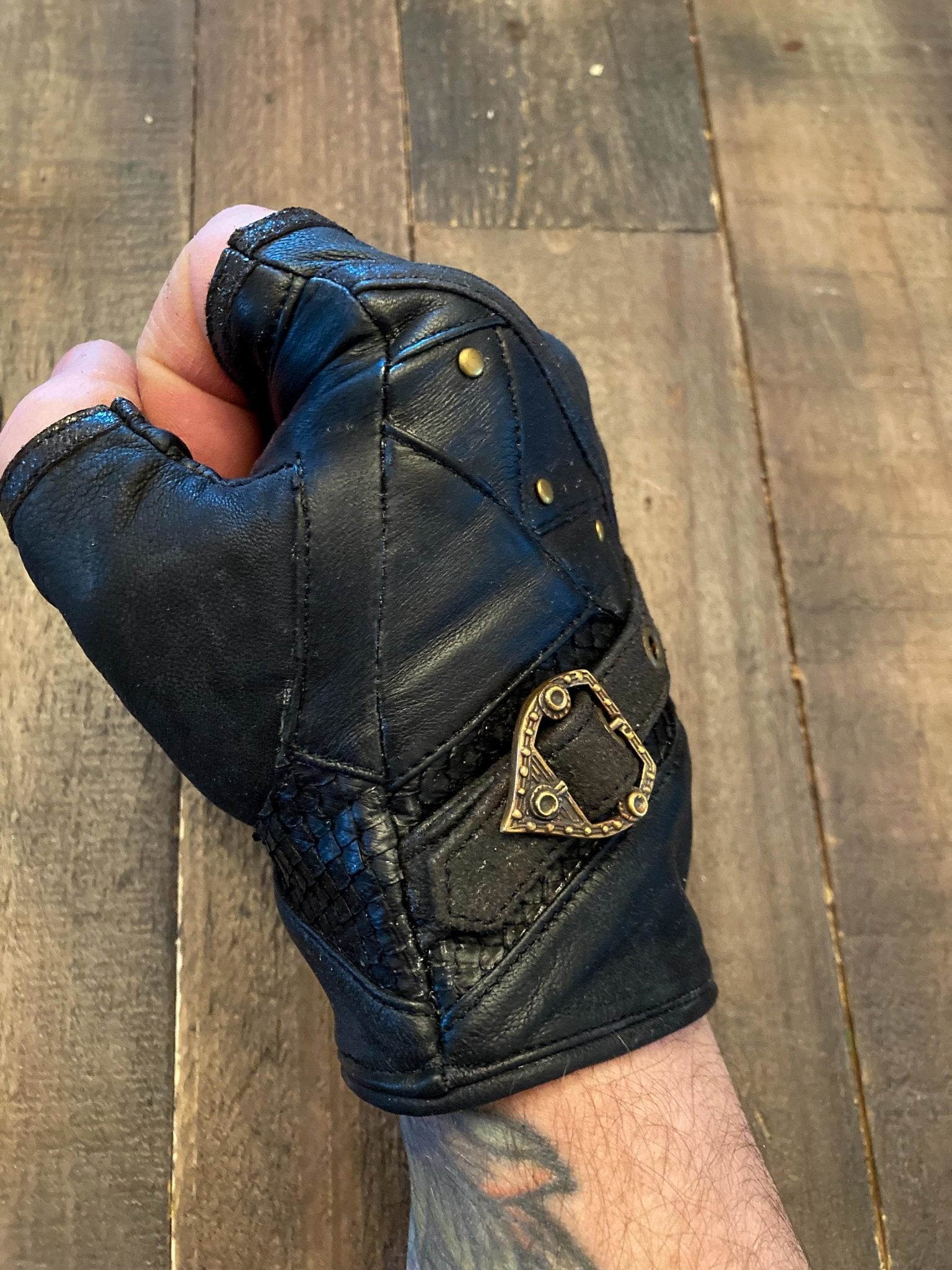 Cloudbreaker gloves - anahata designs