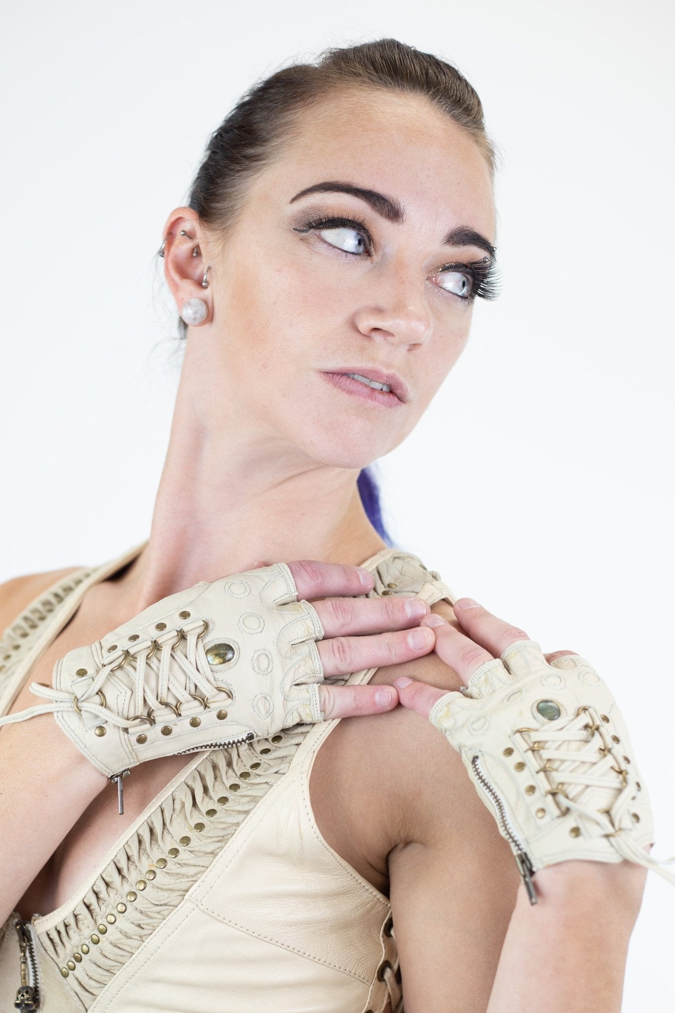 Elysian gloves - anahata designs/infiniti now